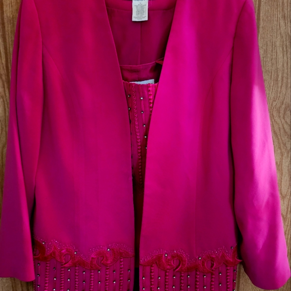 St Anthony size 14 suit